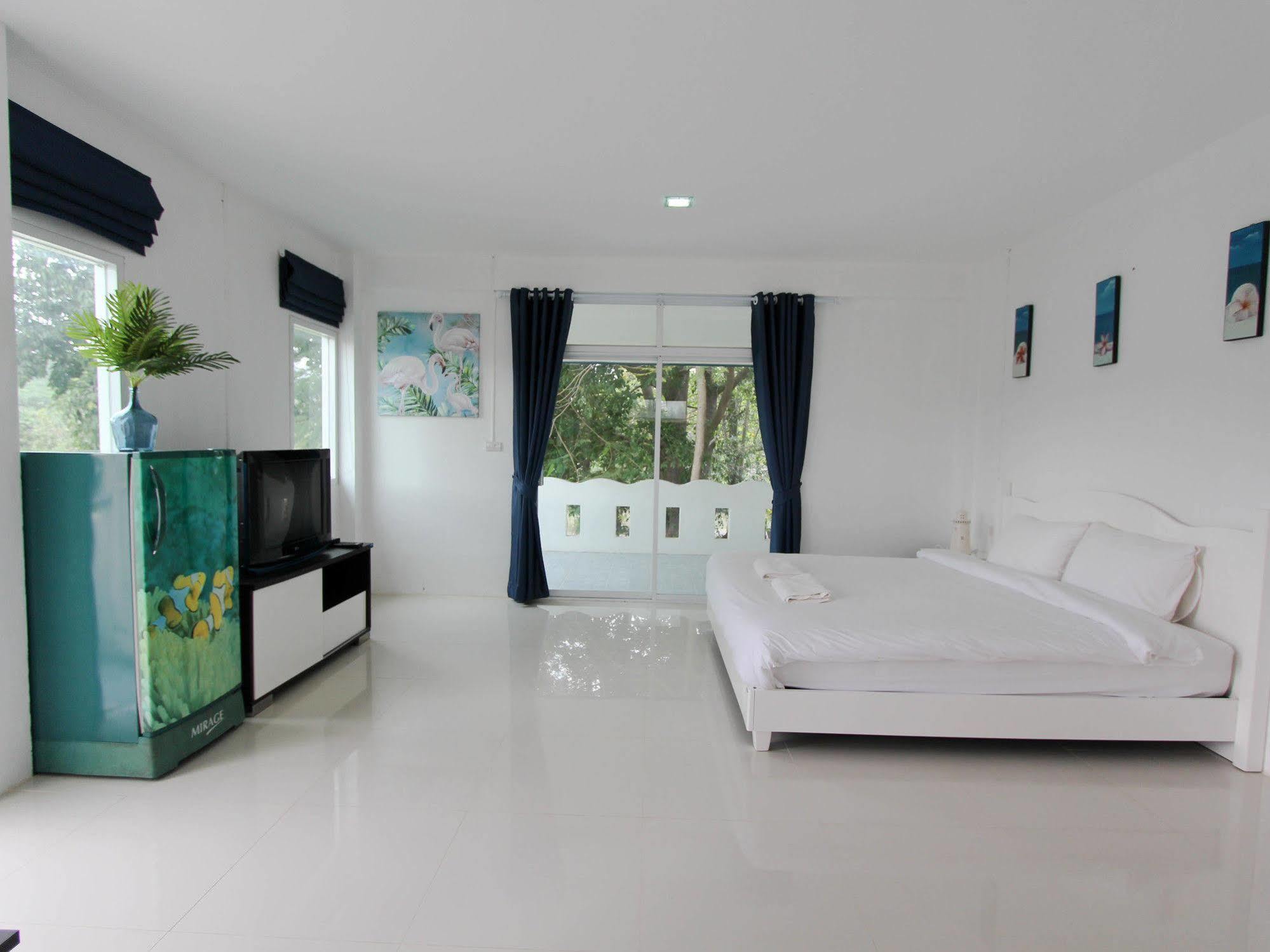 Issara Beach Resort Sichon Esterno foto