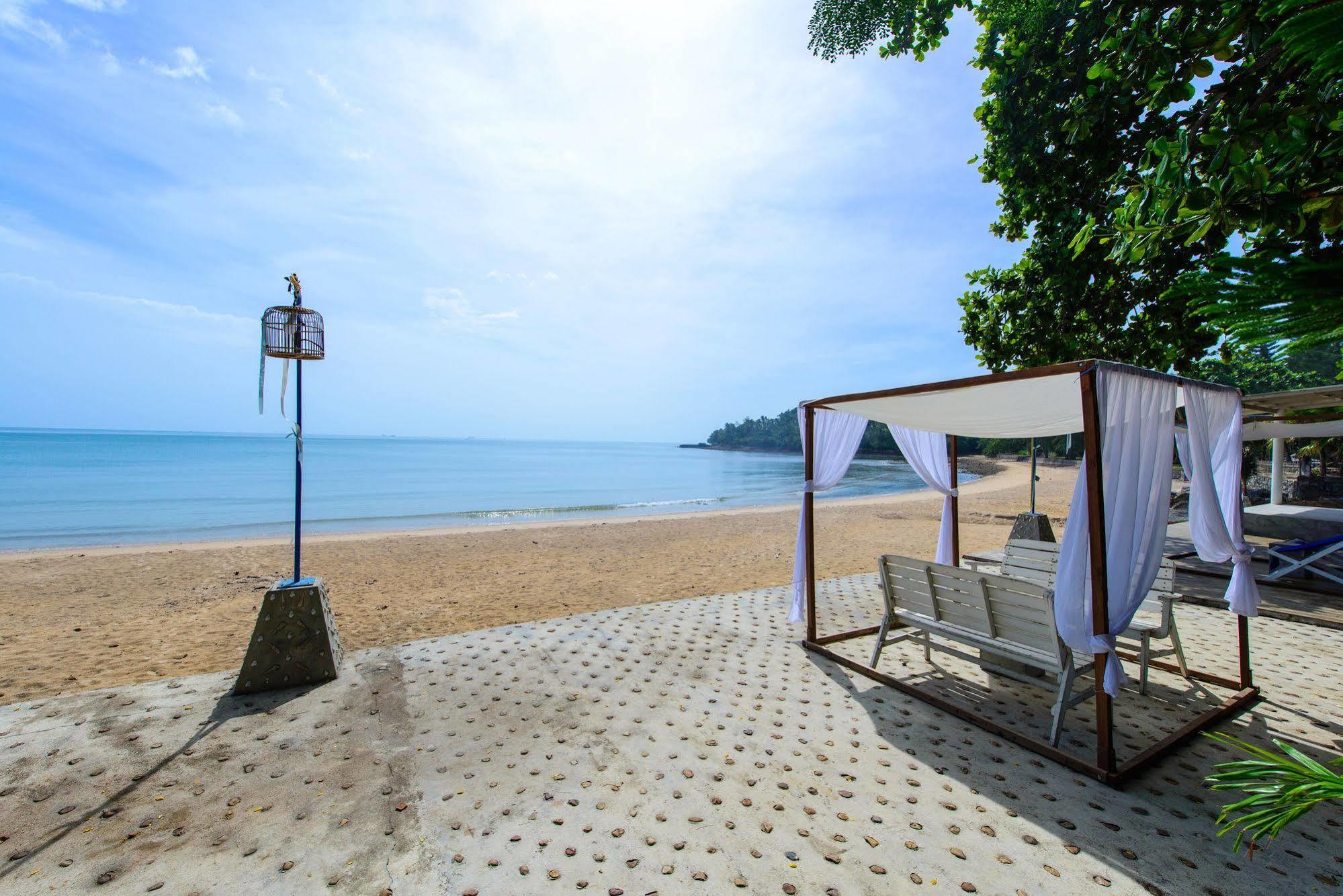 Issara Beach Resort Sichon Esterno foto