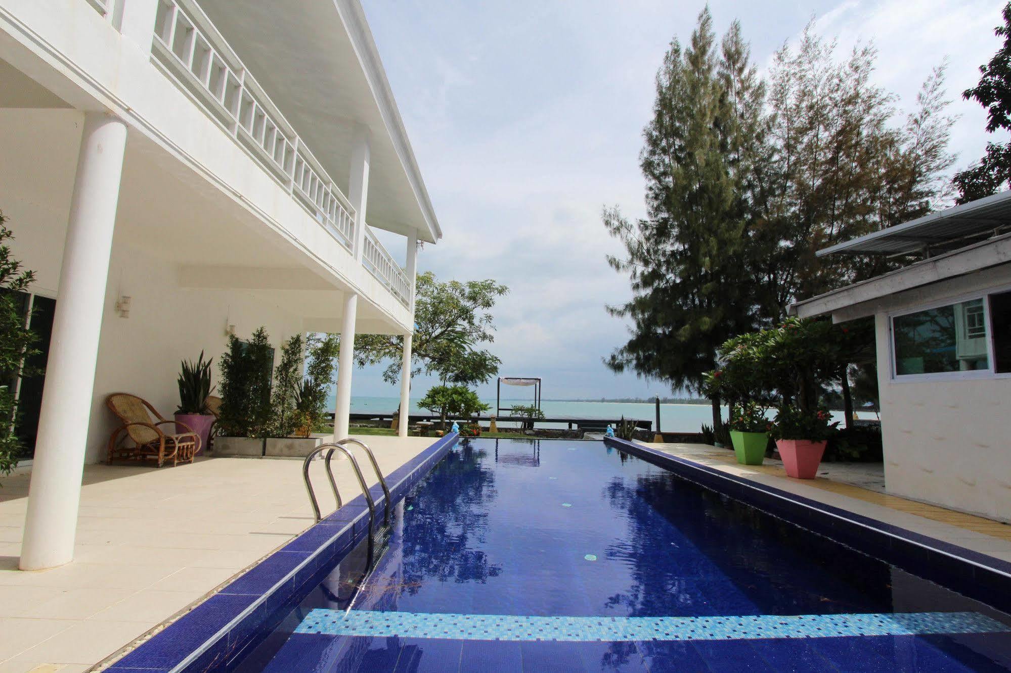 Issara Beach Resort Sichon Esterno foto
